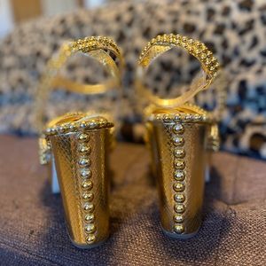 🎶 they wanna make you feel like you’re the only girl in the world 🎶